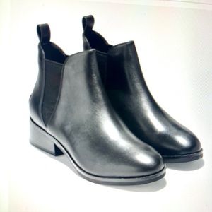 Cole Haan Chelsea boot size 9